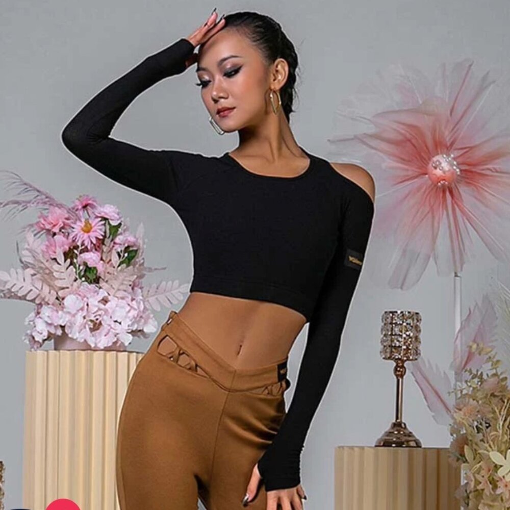SALE Black long sleeve crop top XS dance and sway